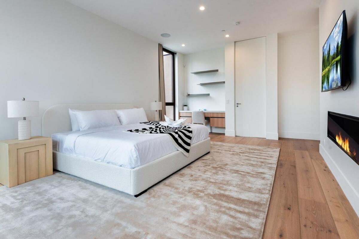 Luxurious 4br With Pool, Jacuzzi And Free Parking Holiday home