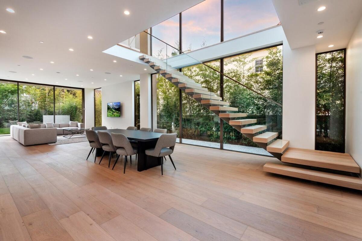 Luxurious 4br With Pool, Jacuzzi And Free Parking Los Angeles