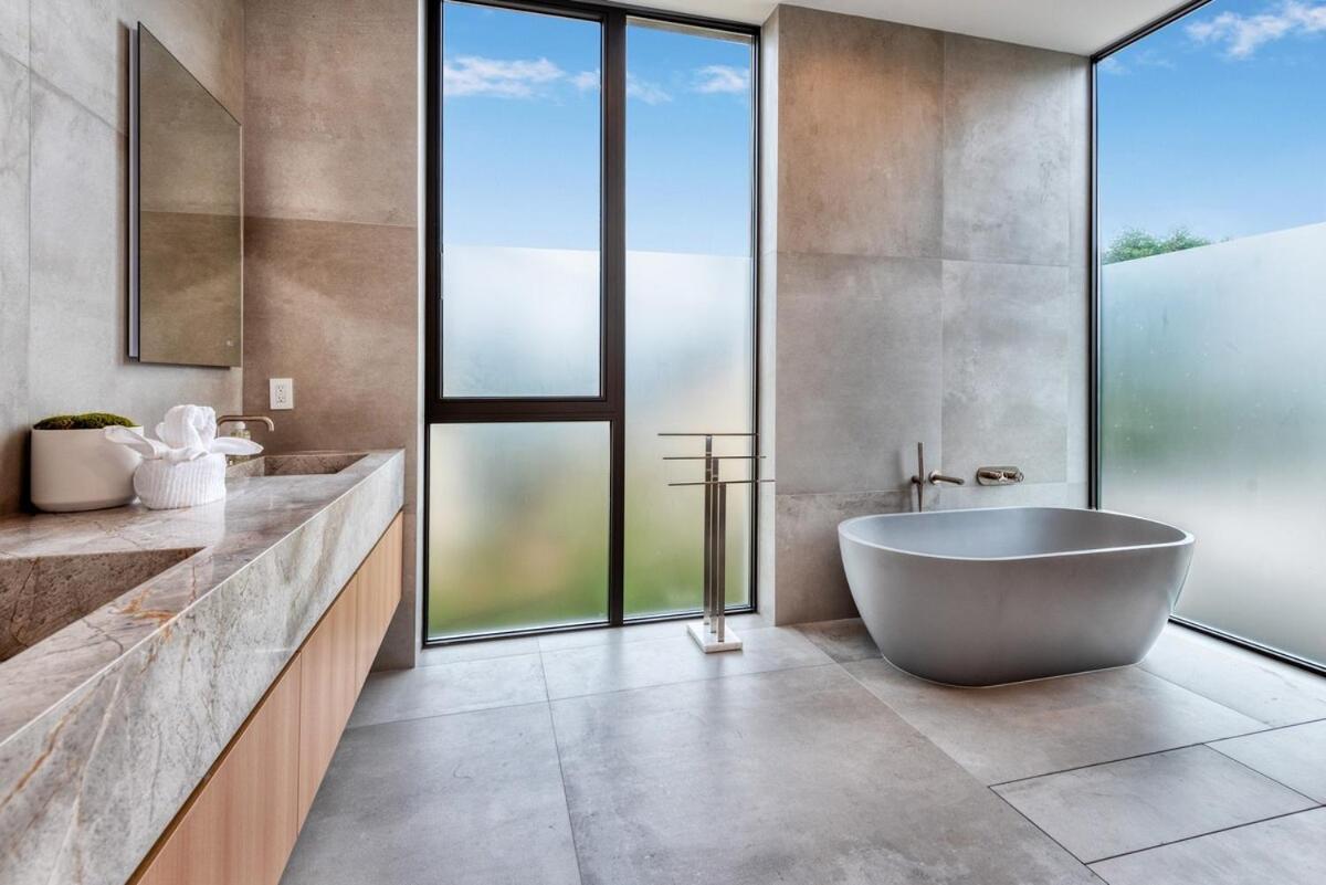 Luxurious 4br With Pool, Jacuzzi And Free Parking Holiday home Los Angeles